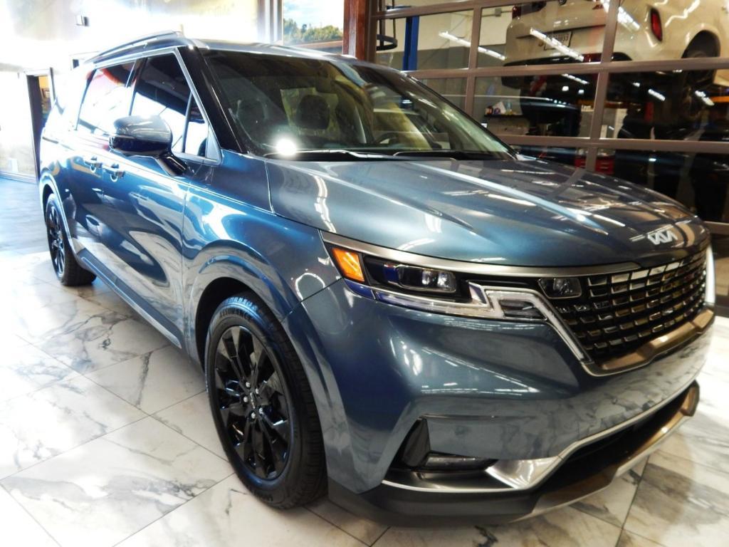 used 2024 Kia Carnival car, priced at $36,995