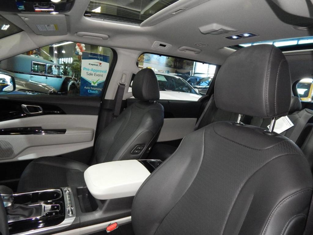 used 2024 Kia Carnival car, priced at $36,995