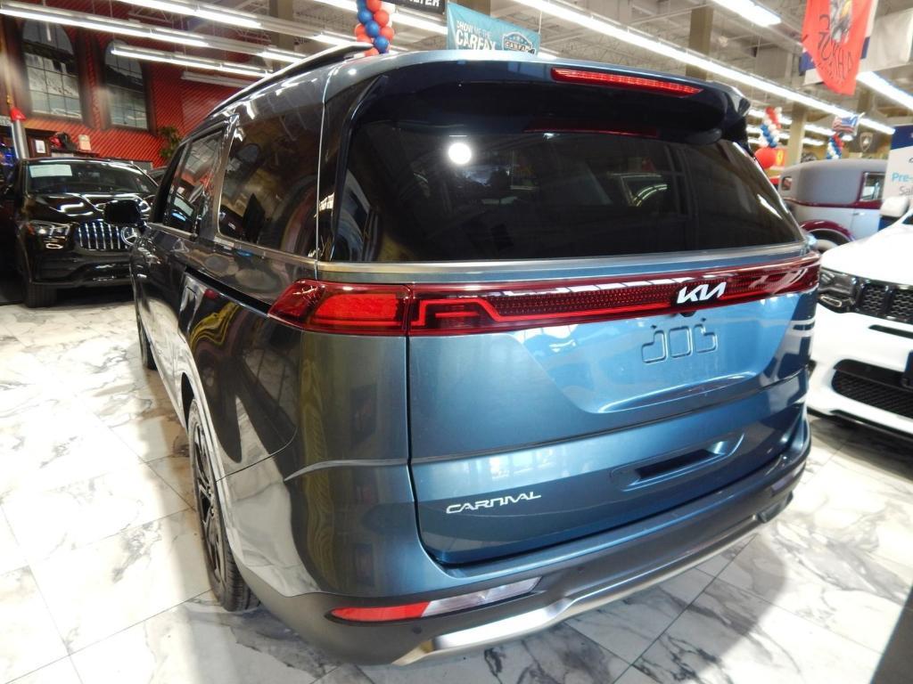used 2024 Kia Carnival car, priced at $36,995
