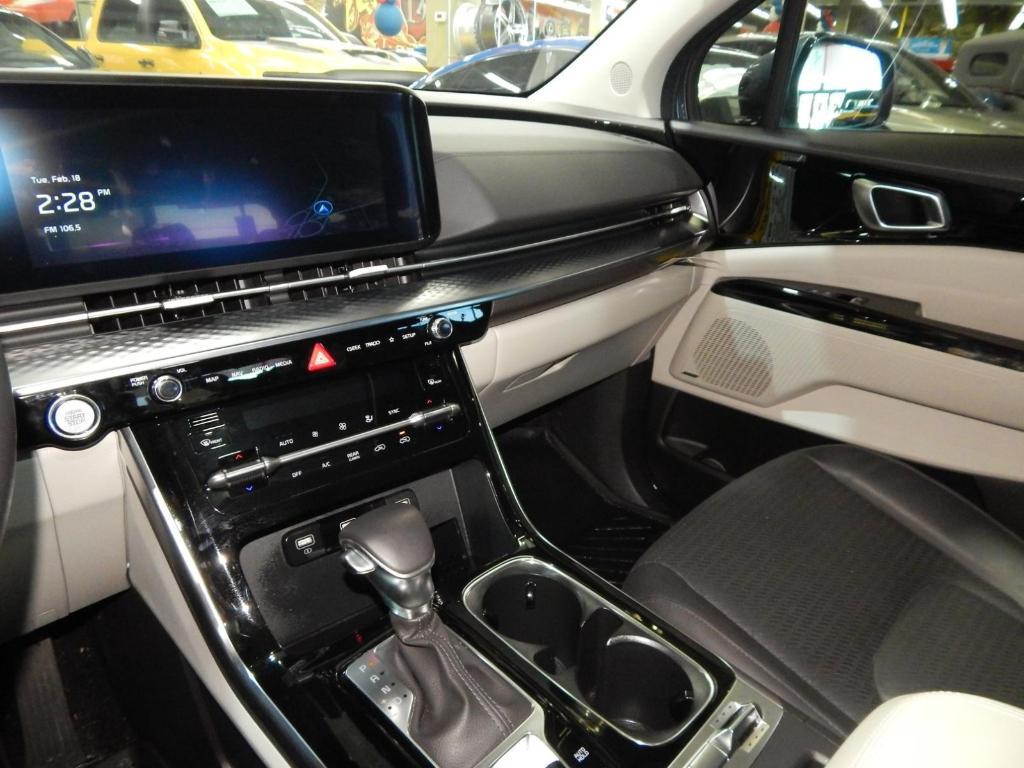 used 2024 Kia Carnival car, priced at $36,995