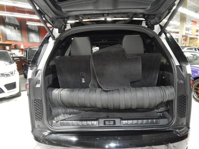 used 2021 Land Rover Discovery car, priced at $36,995