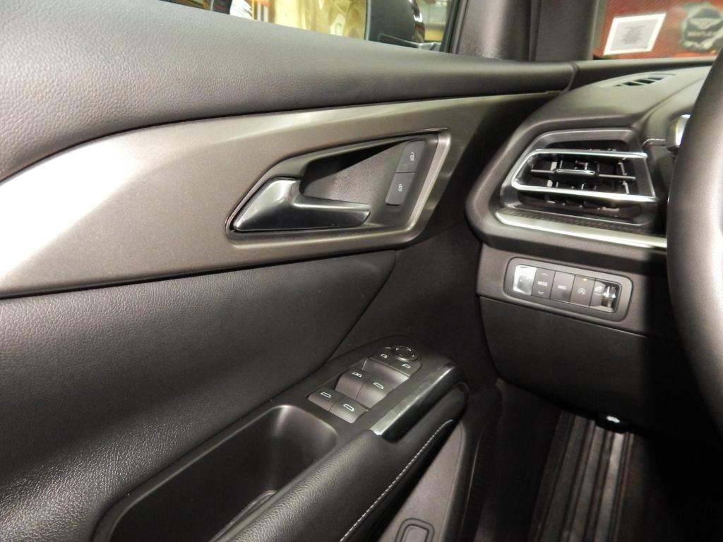 used 2024 Chevrolet Traverse car, priced at $33,985