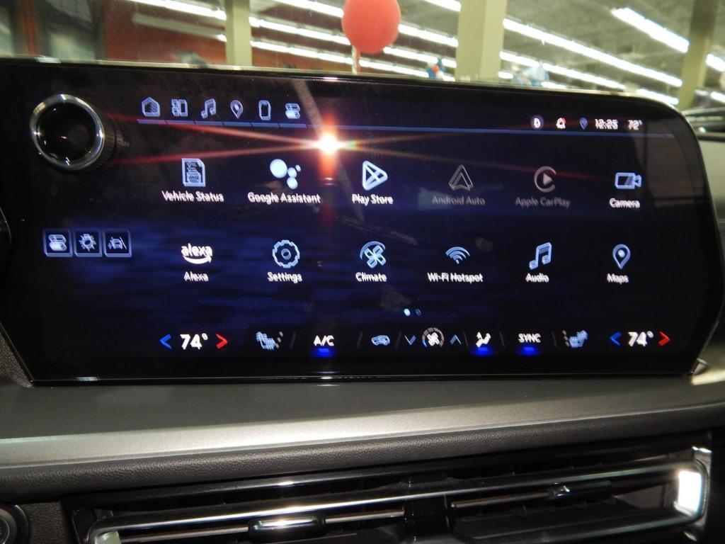 used 2024 Chevrolet Traverse car, priced at $33,985
