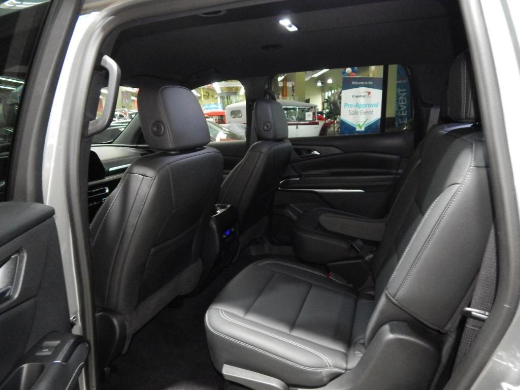 used 2024 Chevrolet Traverse car, priced at $33,985