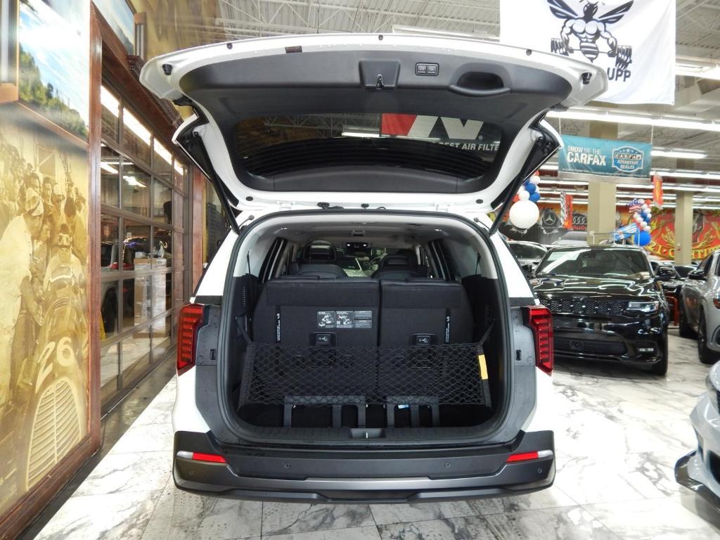 used 2025 Kia Carnival car, priced at $48,995
