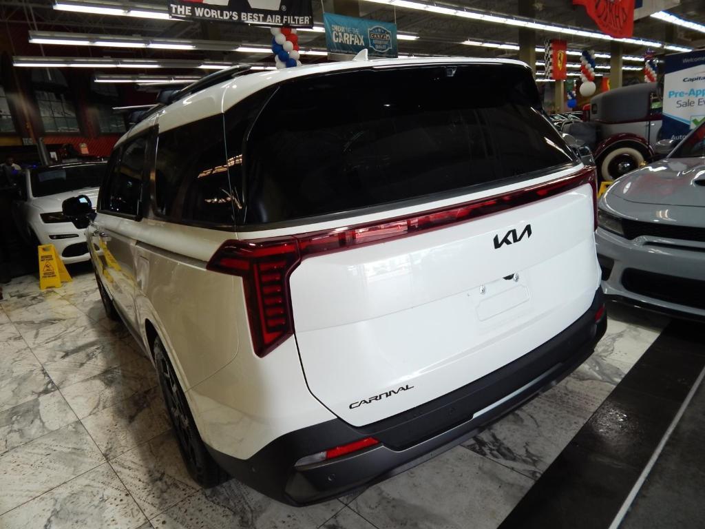 used 2025 Kia Carnival car, priced at $48,995