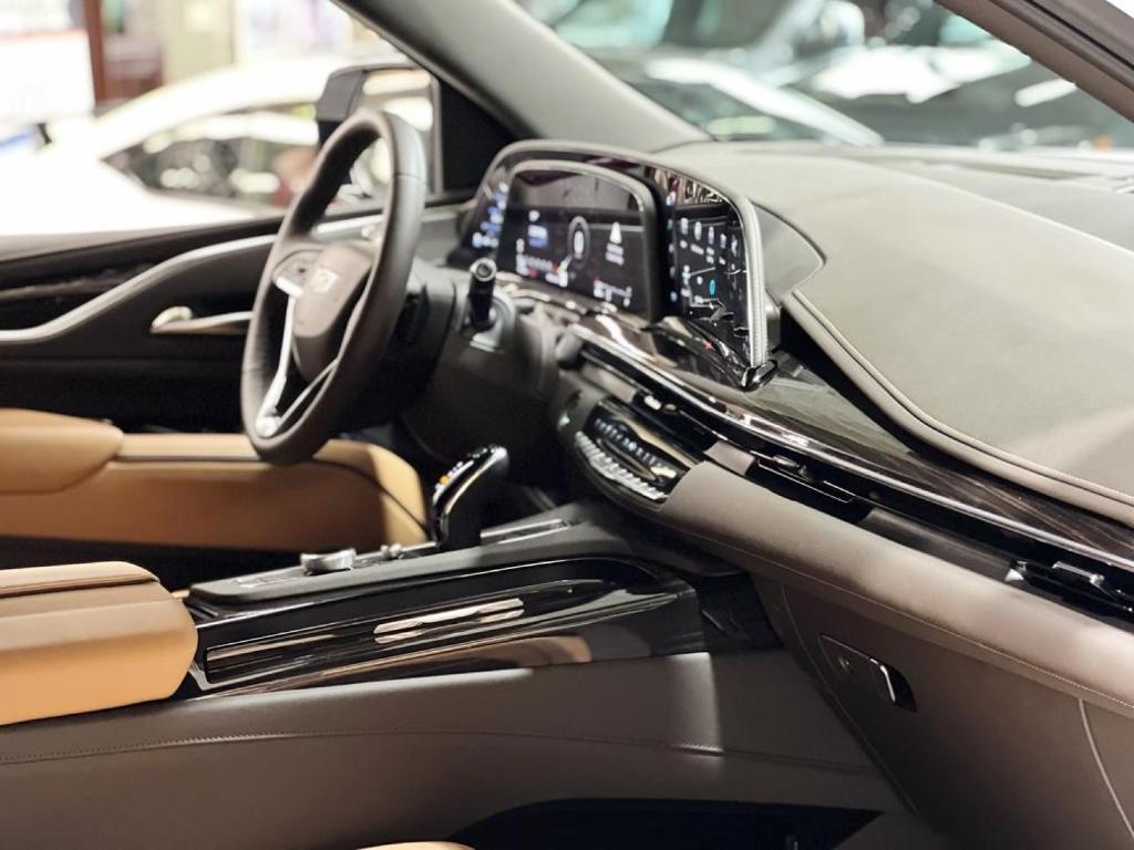 used 2022 Cadillac Escalade ESV car, priced at $64,995