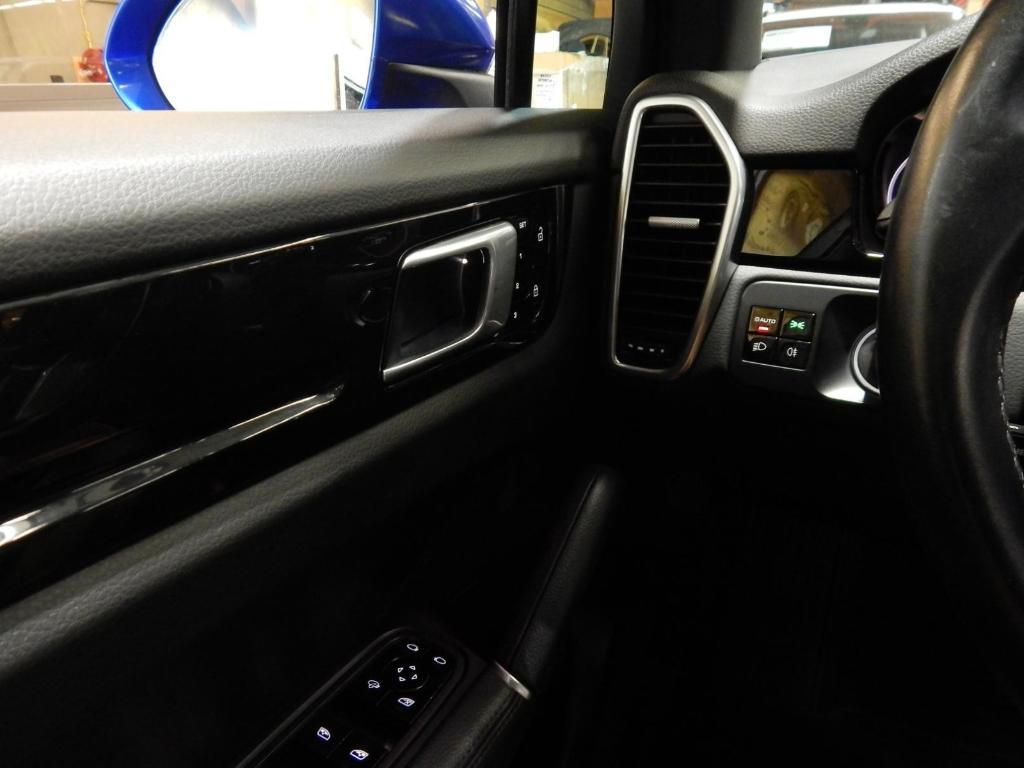 used 2021 Porsche Cayenne car, priced at $42,895