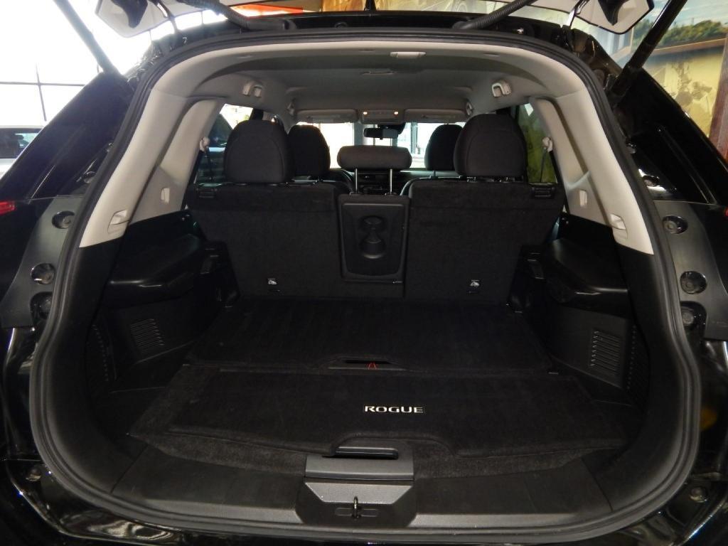 used 2020 Nissan Rogue car, priced at $13,895
