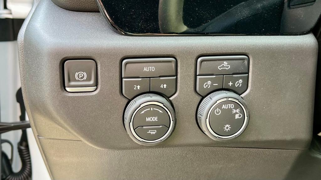 used 2025 Chevrolet Silverado 1500 car, priced at $37,898