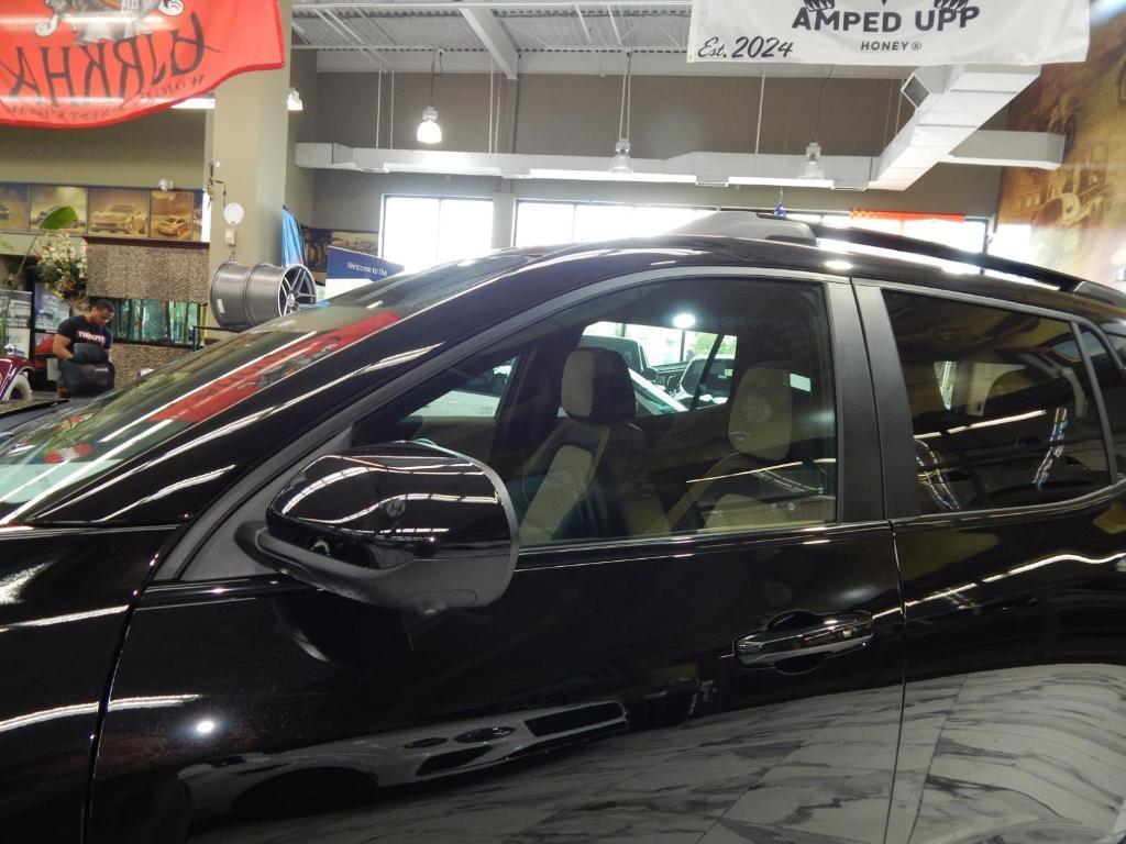 used 2025 Chevrolet Equinox car, priced at $35,995