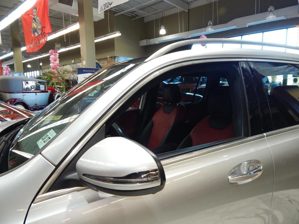 used 2022 Mercedes-Benz GLB 250 car, priced at $30,000