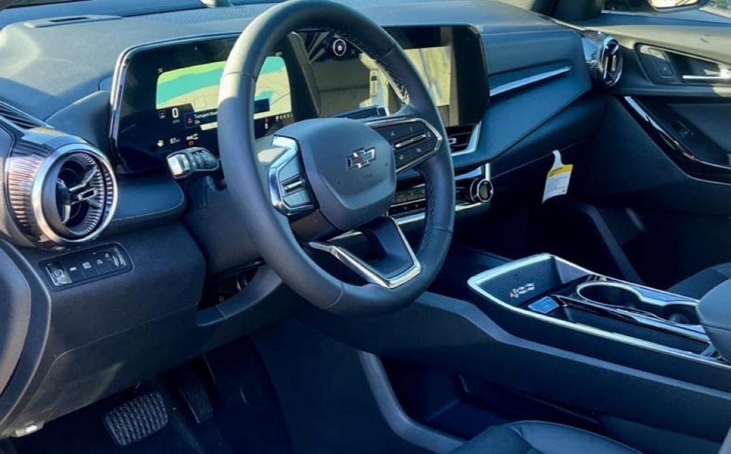 used 2025 Chevrolet Equinox car, priced at $32,898