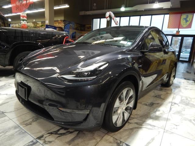 used 2024 Tesla Model Y car, priced at $33,721