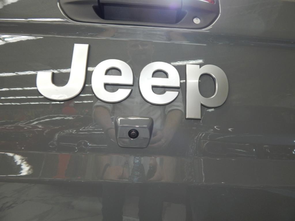 used 2021 Jeep Gladiator car, priced at $28,895