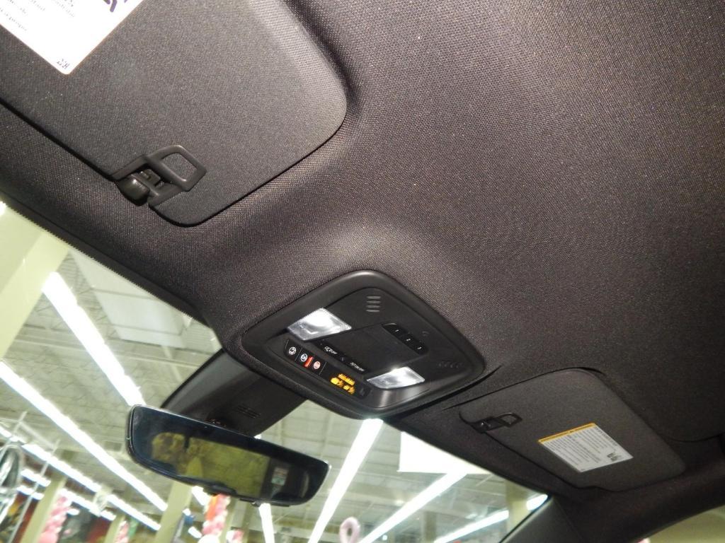 used 2023 Chevrolet Traverse car, priced at $26,895