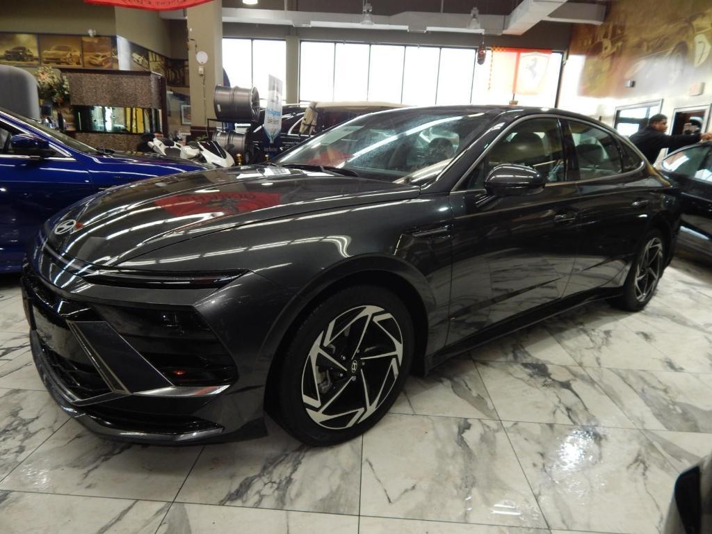 used 2025 Hyundai Sonata car, priced at $25,895