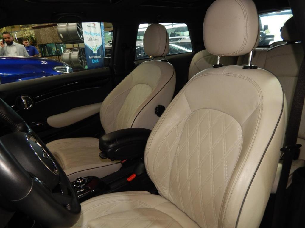 used 2022 MINI SE Hardtop car, priced at $21,995