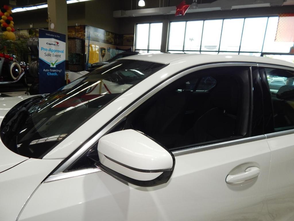 used 2021 BMW 330 car, priced at $26,995