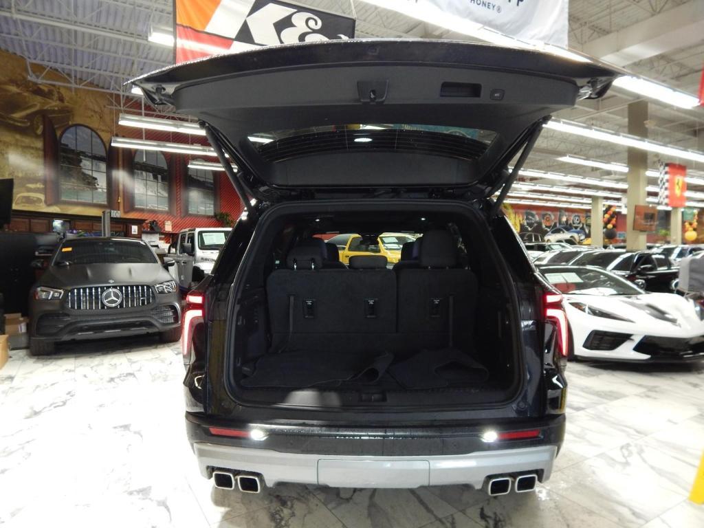 used 2024 Chevrolet Traverse car, priced at $49,895