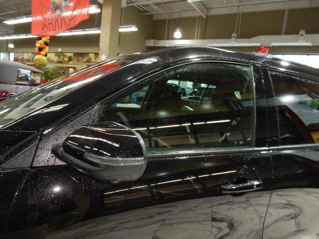 used 2024 Chevrolet Traverse car, priced at $49,895