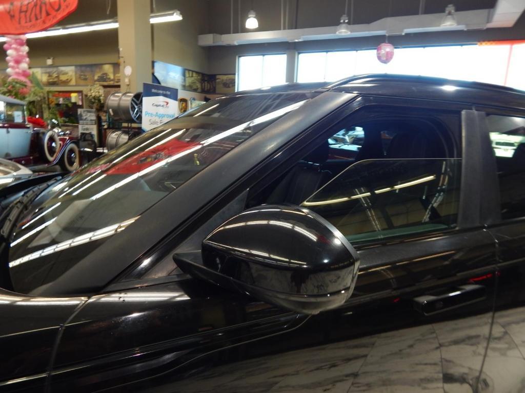 used 2021 Land Rover Range Rover Velar car, priced at $37,888