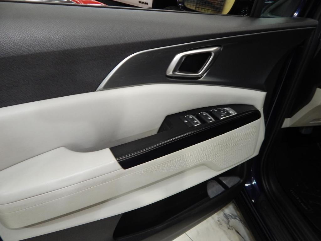 used 2022 Kia Carnival car, priced at $24,898