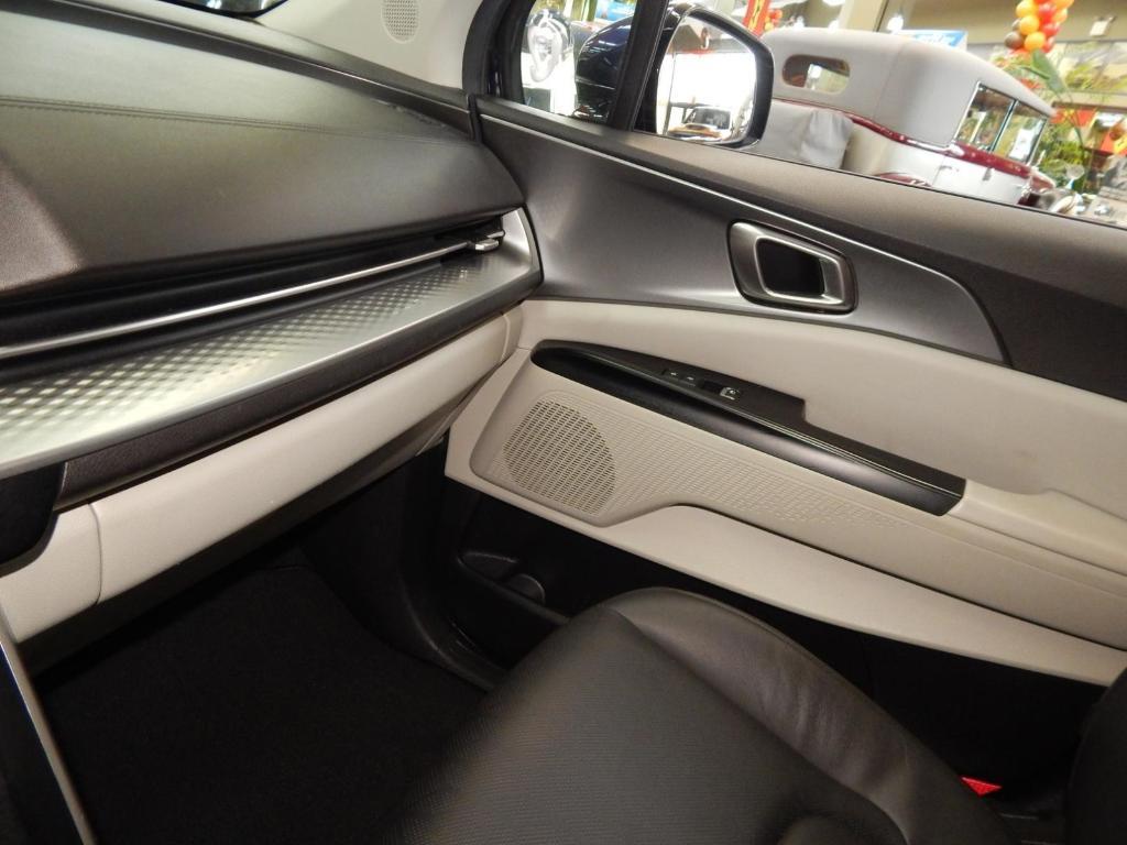 used 2022 Kia Carnival car, priced at $24,898