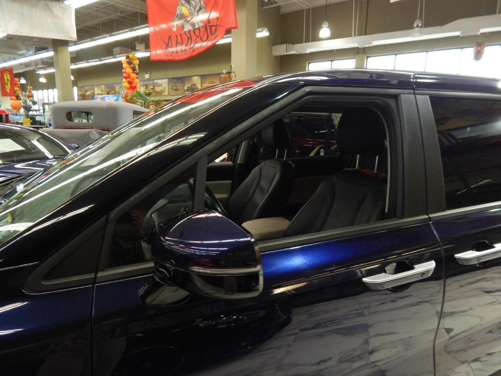 used 2022 Kia Carnival car, priced at $24,898