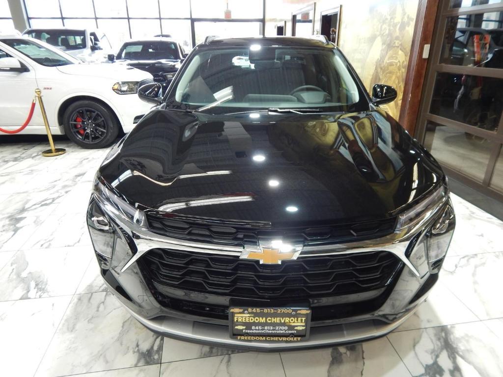used 2025 Chevrolet Trax car, priced at $22,495