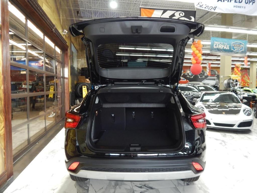 used 2025 Chevrolet Trax car, priced at $22,495