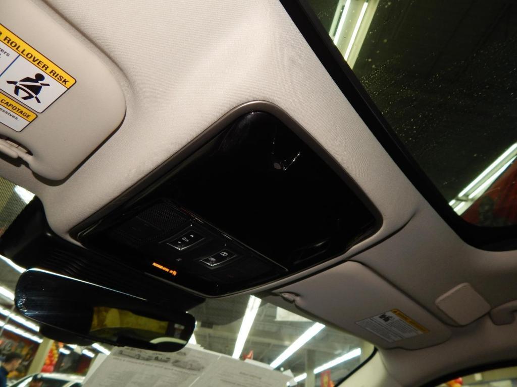 used 2022 Land Rover Range Rover Velar car, priced at $34,885