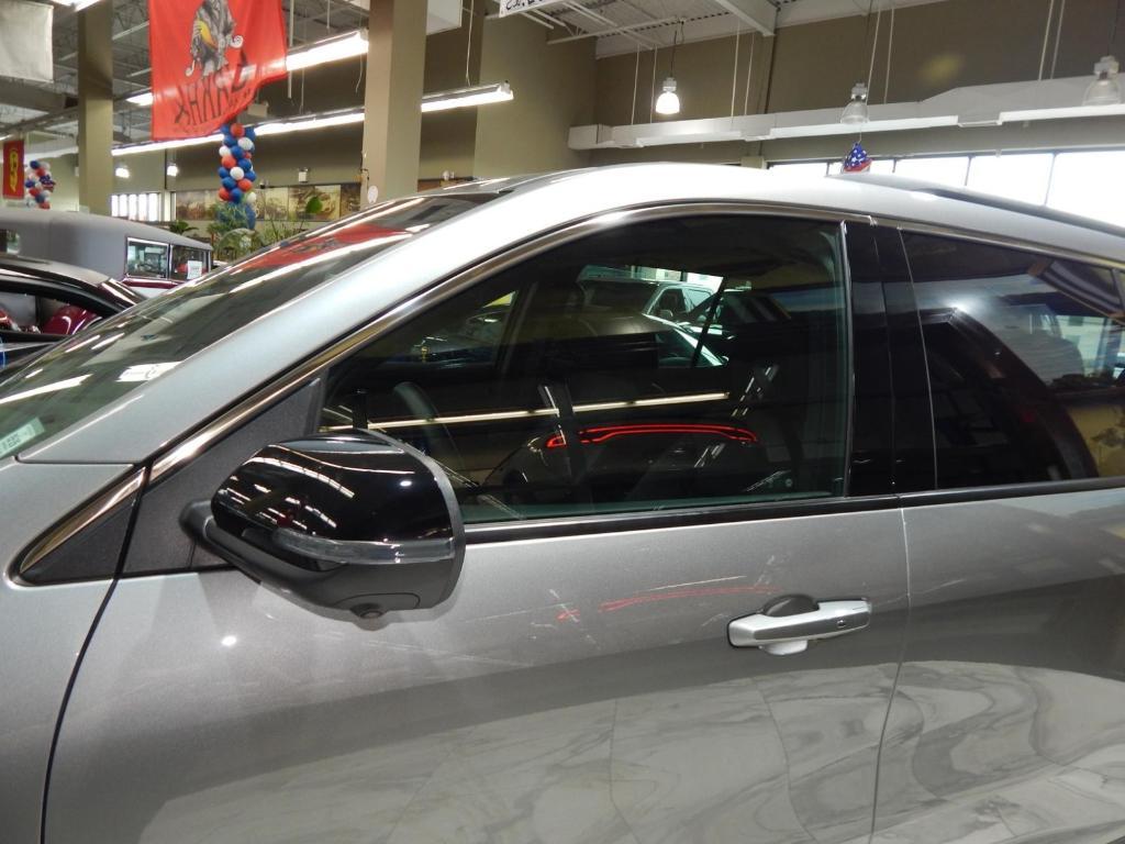 used 2024 Chevrolet Traverse car, priced at $36,995