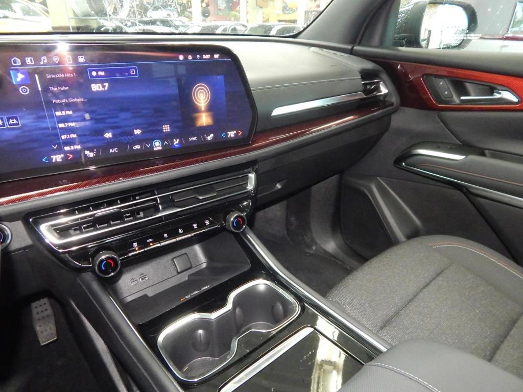 used 2024 Chevrolet Traverse car, priced at $43,995