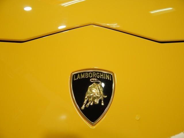 used 2023 Lamborghini Urus car, priced at $349,995