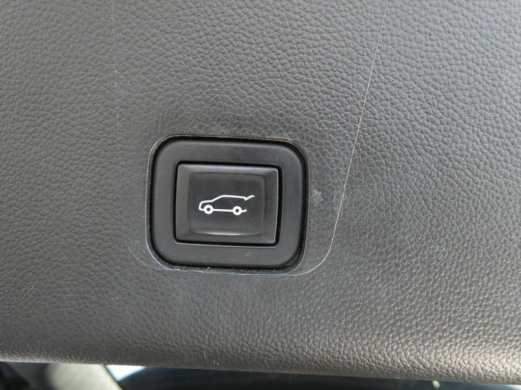 used 2020 Chevrolet Traverse car, priced at $25,995