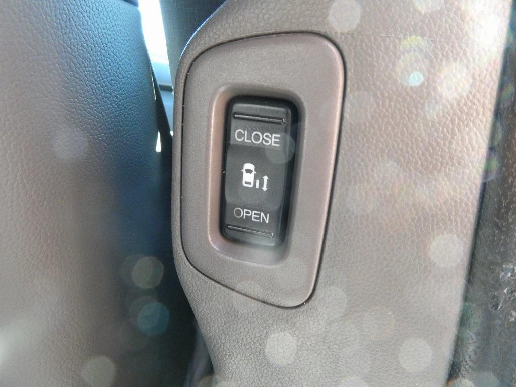 used 2015 Honda Odyssey car, priced at $12,995