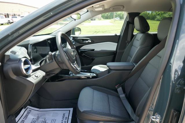 new 2025 Chevrolet Trax car, priced at $22,353