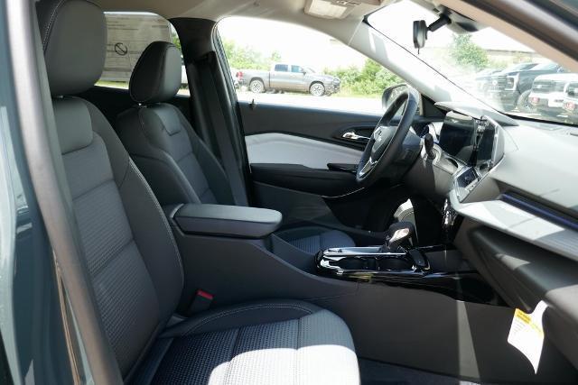 new 2025 Chevrolet Trax car, priced at $22,353