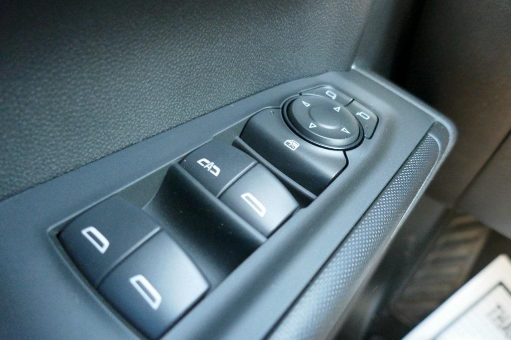 new 2025 GMC Sierra 1500 car, priced at $35,295
