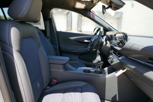 new 2025 Buick Envista car, priced at $25,517