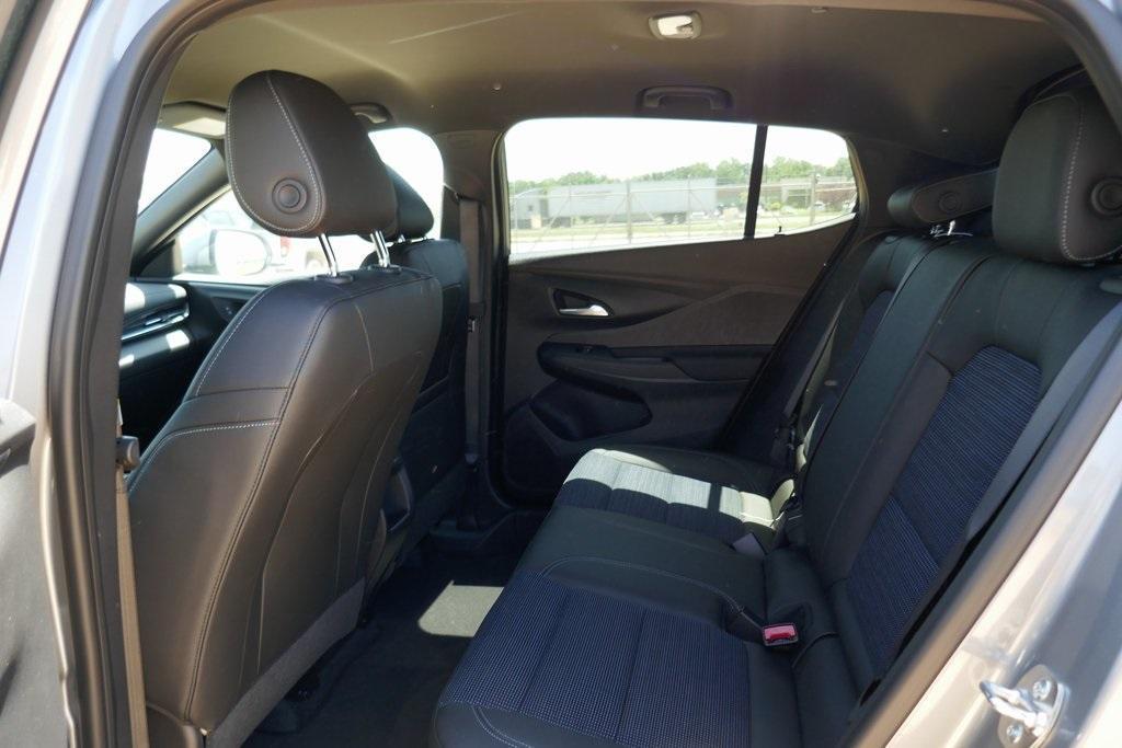 new 2025 Buick Envista car, priced at $24,017