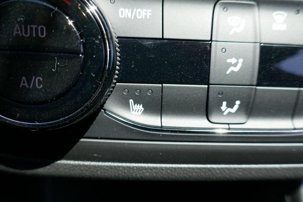 new 2025 Buick Envista car, priced at $24,017