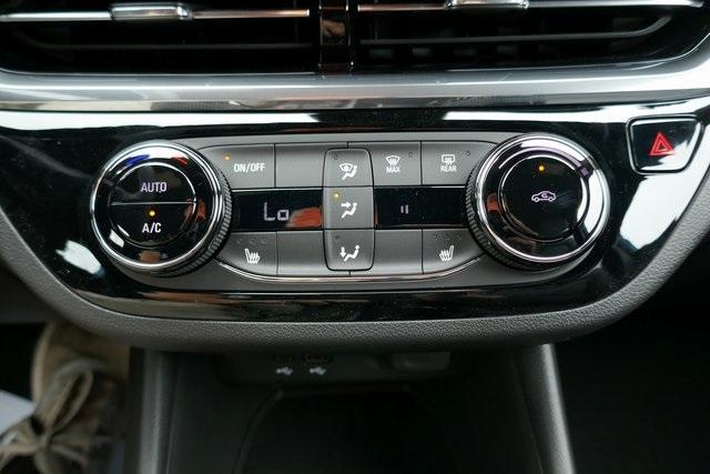 new 2025 Buick Envista car, priced at $26,002