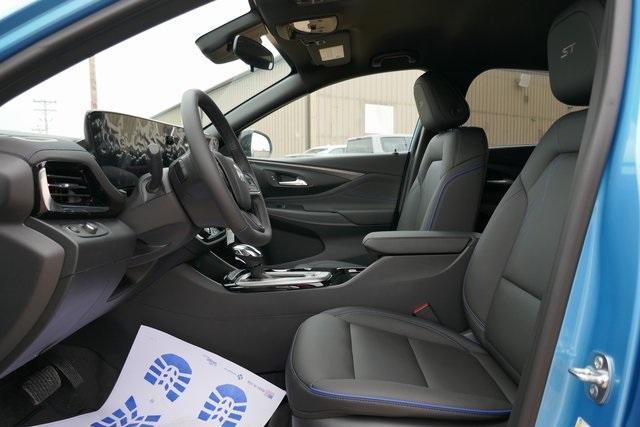 new 2025 Buick Envista car, priced at $26,002