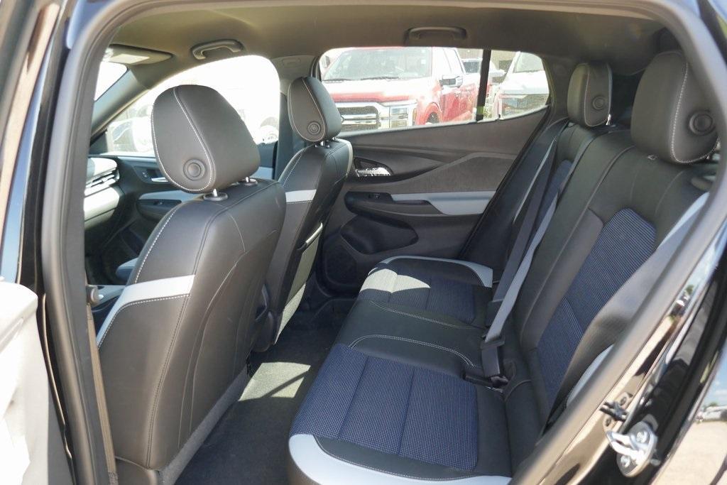 new 2025 Buick Envista car, priced at $24,017
