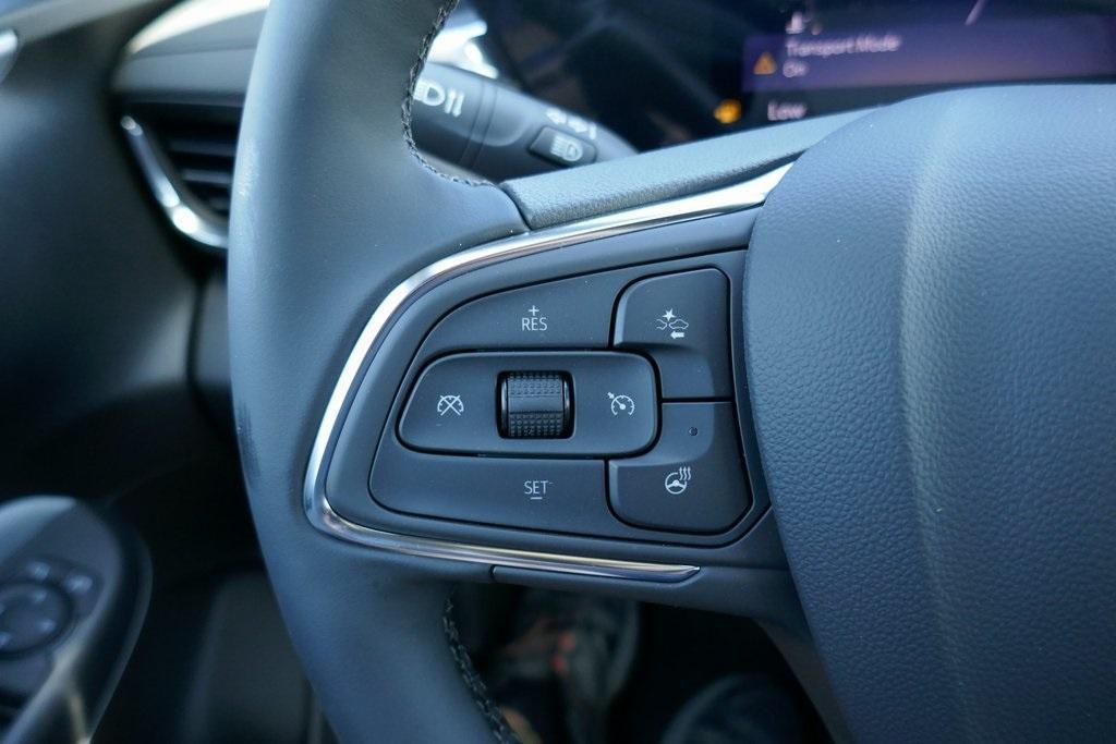 new 2025 Buick Envista car, priced at $24,017