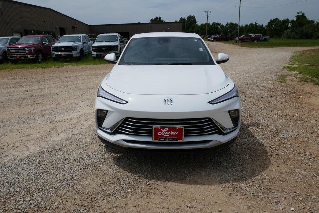 new 2025 Buick Envista car, priced at $23,562