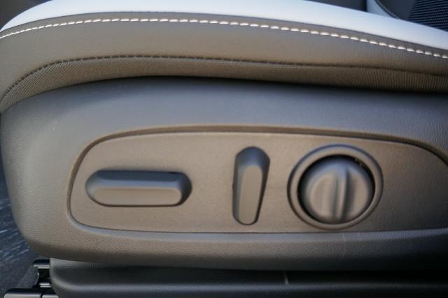 new 2025 Buick Envista car, priced at $25,062