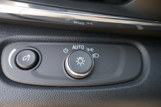 new 2025 Buick Envista car, priced at $25,062